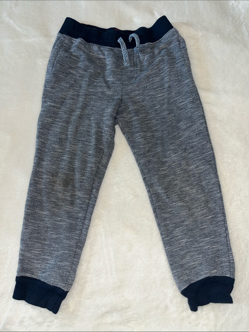 Arizona Kids Gray Knit Jogger Pants with Navy Trim (Size 5T) nice!